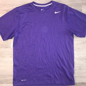 Nike Men’s dri-fit purple shirt EUC size M